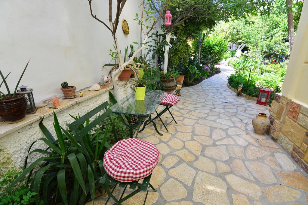 Diamante Beachfront Suites Xylokastro Buitenkant foto