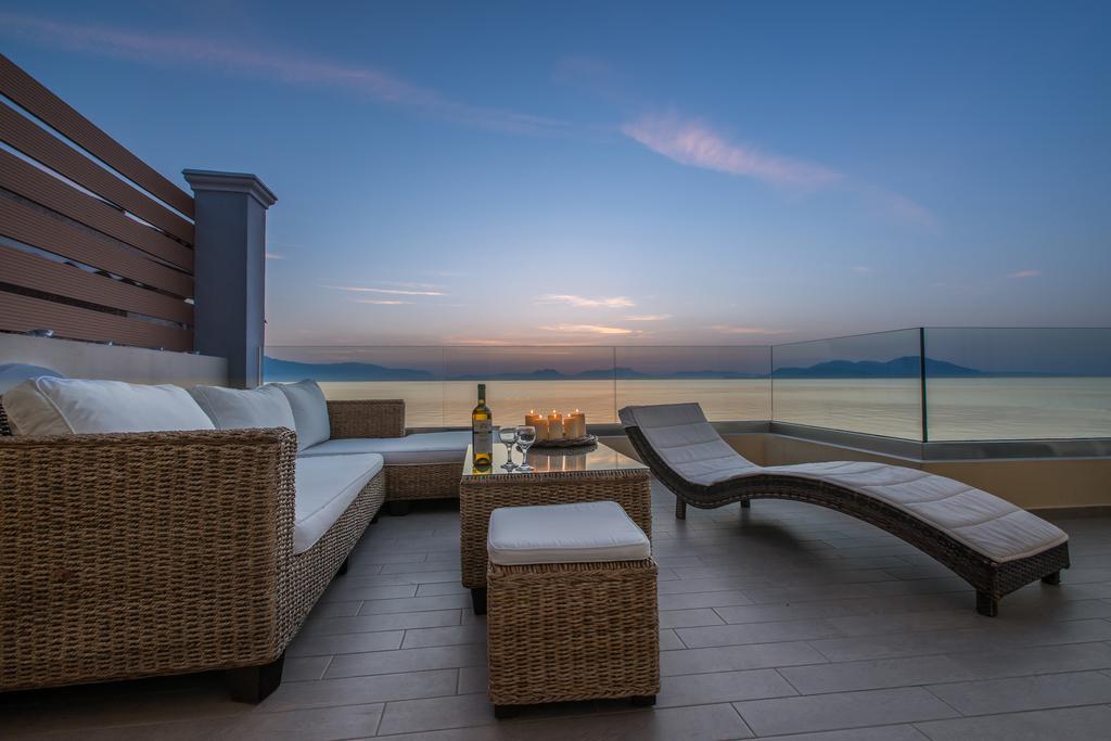 Diamante Beachfront Suites Xylokastro Buitenkant foto