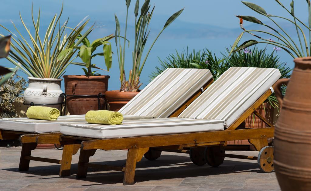 Diamante Beachfront Suites Xylokastro Buitenkant foto
